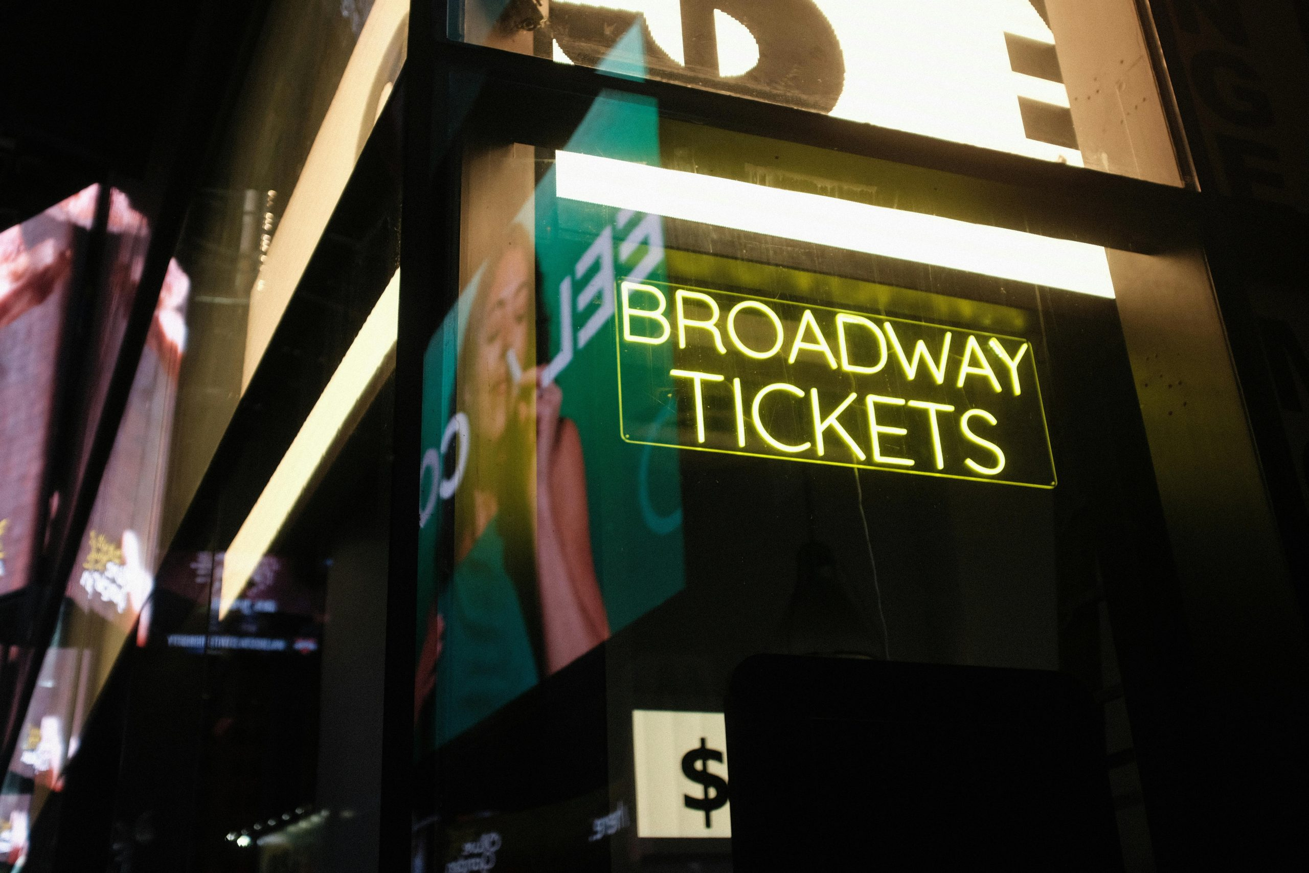 Strategies for Finding Discounts on Entertainment Tickets